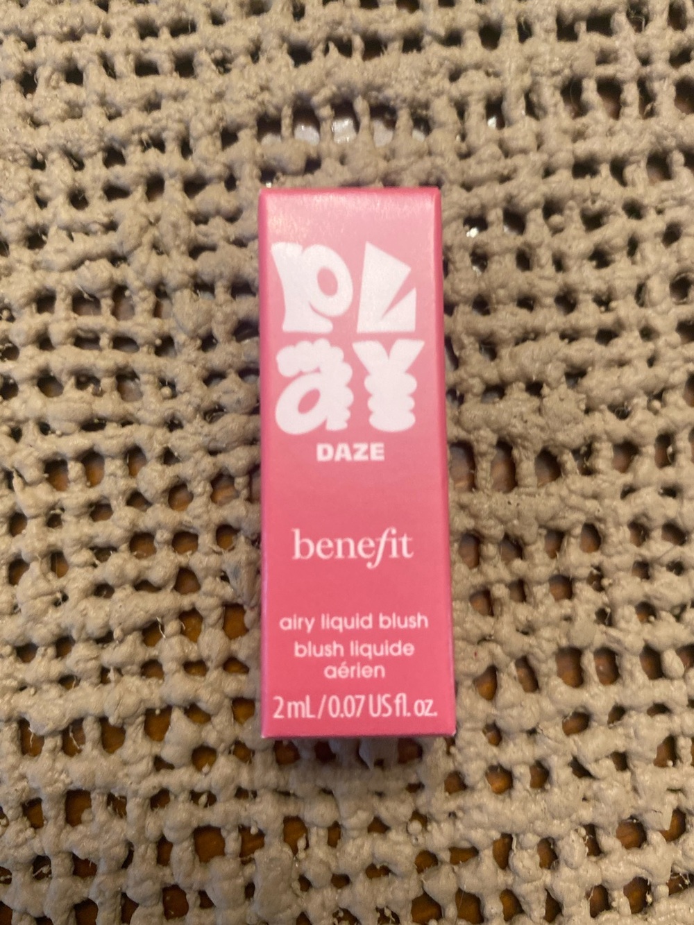 BENEFIT COSMETICS Play Daze Airy Liquid Blush in Willa (soft netural-rose)